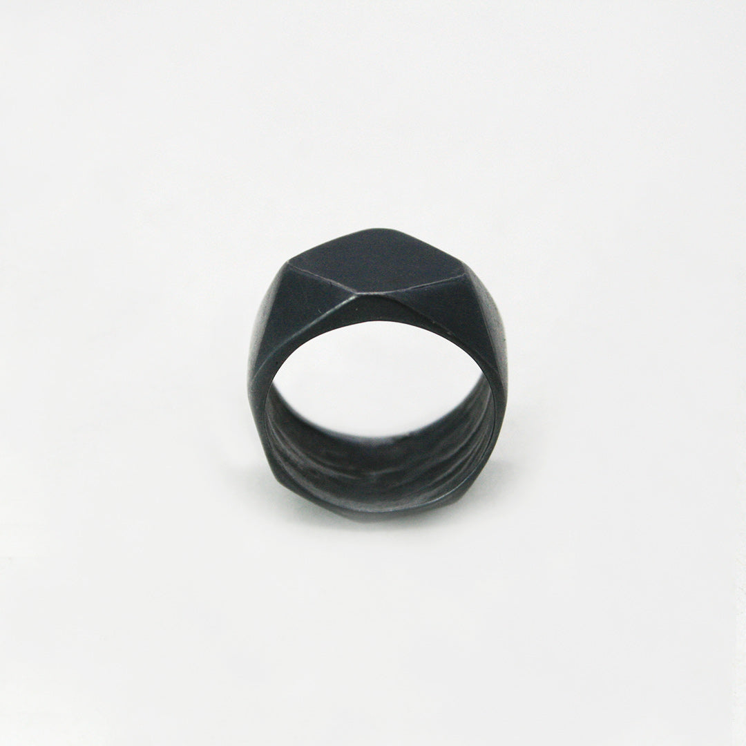 ANILLO DE PLATA SELLO FACETADO