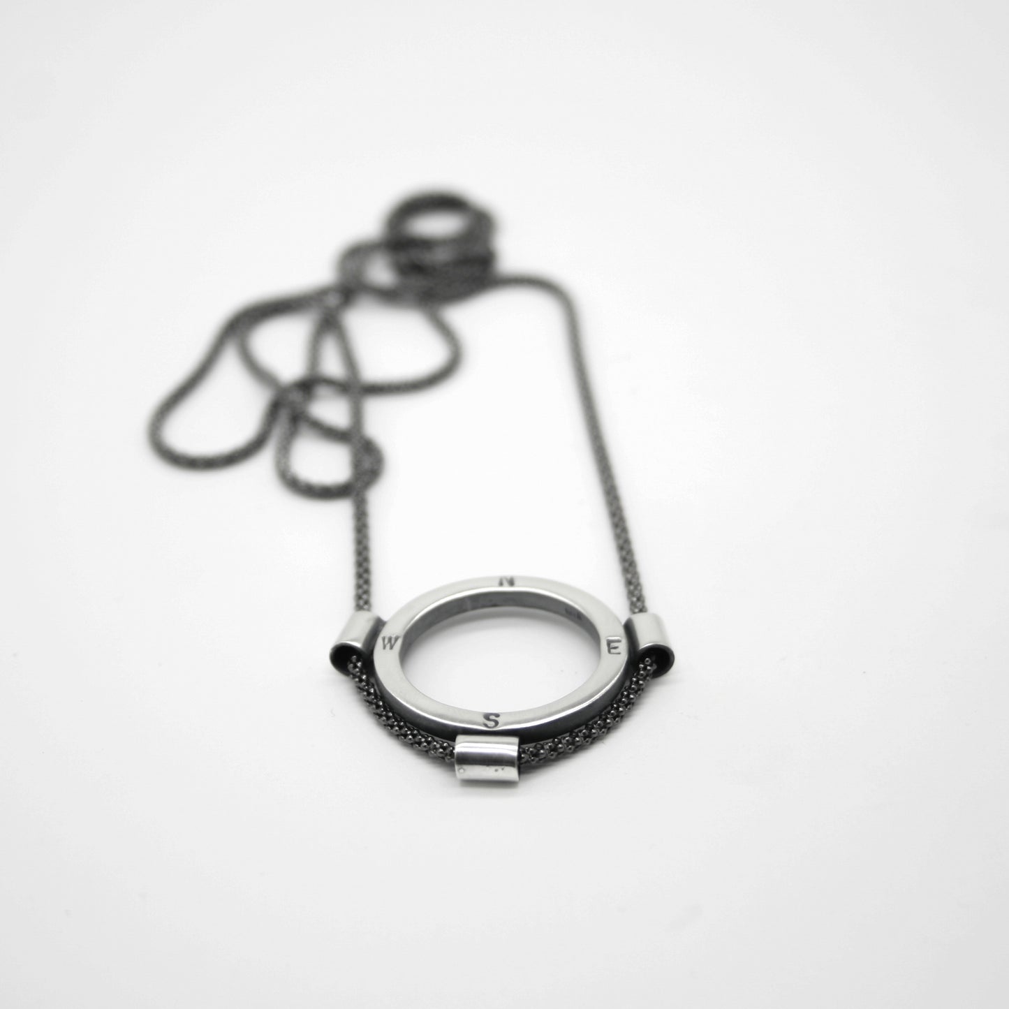 COLLAR DE PLATA BRUJULA - N.AG/140
