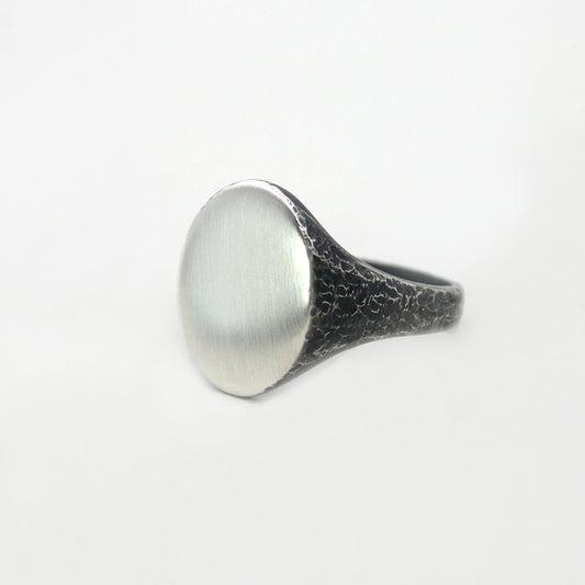 ANILLO SELLO PLATA 925 - TEXTURA OXIDADA EN NEGRO-