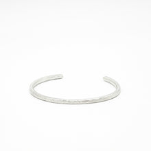Cargar imagen en el visor de la galería, PULSERA DE PLATA ABIERTA MARTELE - N.AG/190