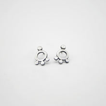 Cargar imagen en el visor de la galería, PENDIENTES DE PLATA MINI MUÑEQUITAS -N.AG/215